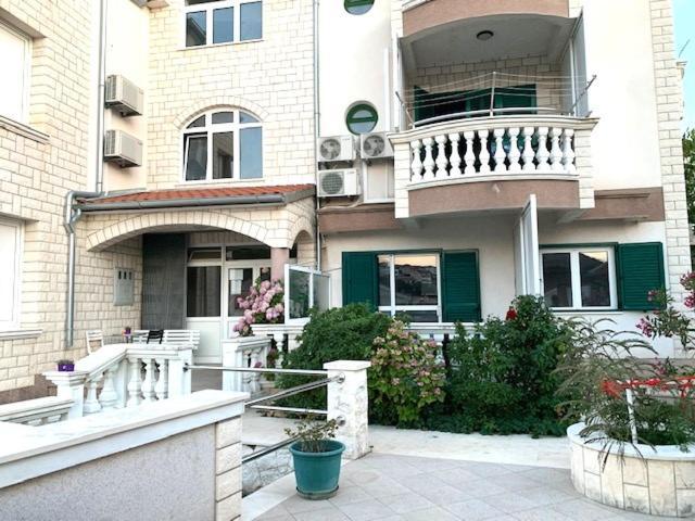 Apartments Bilo - Jela & Ivan Dolac Extérieur photo