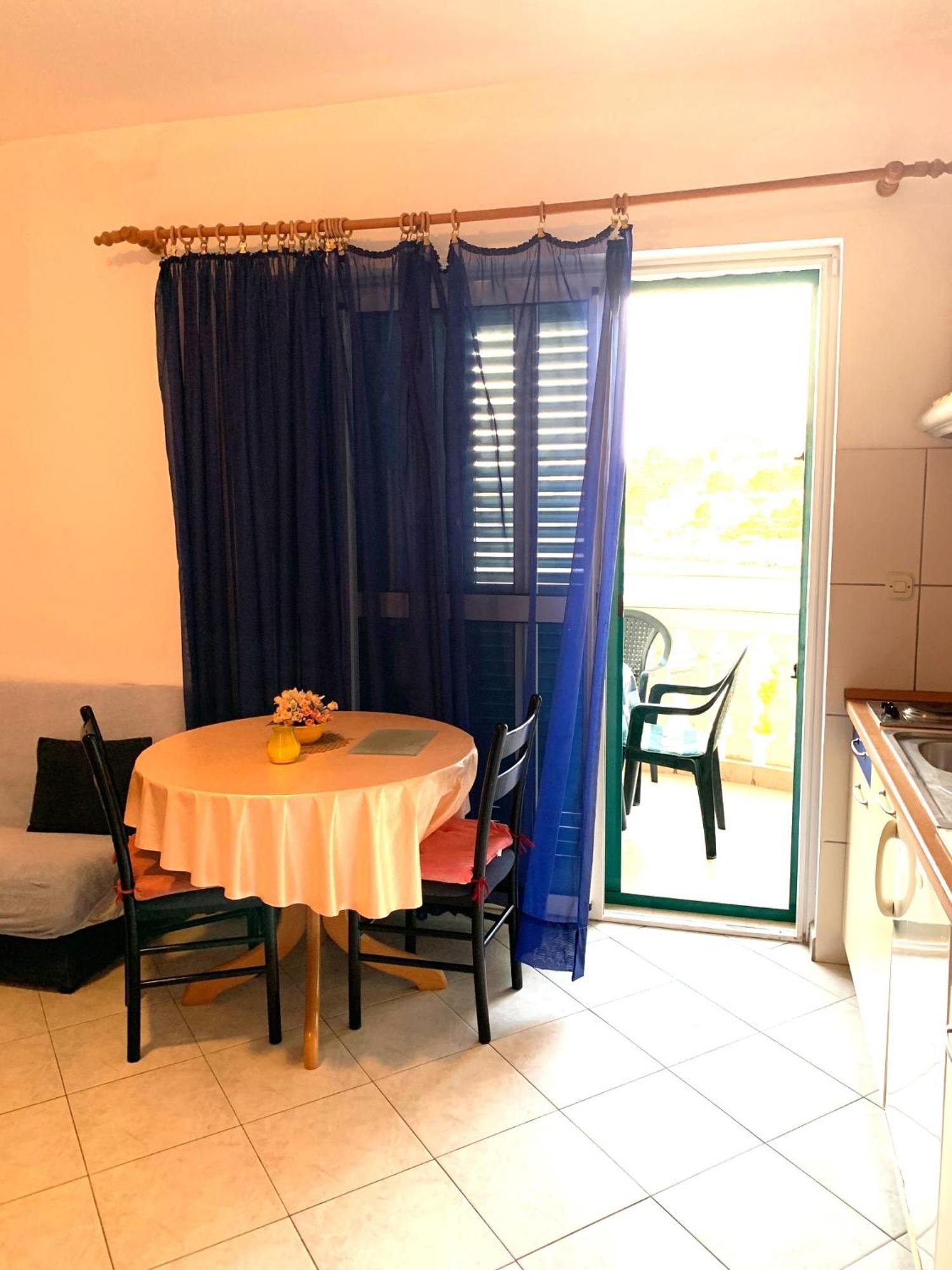 Apartments Bilo - Jela & Ivan Dolac Extérieur photo